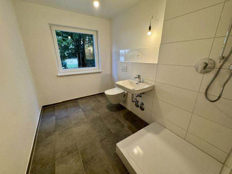 Frisch sanierte 2 Zimmer Wohnung sucht Sie! - Photo 1