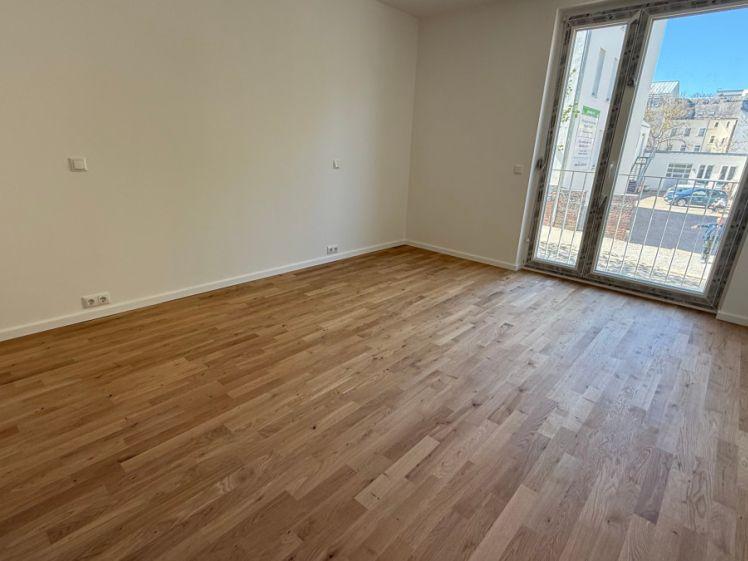Stilvoll WOHNEN auf einer Etage (1.OG) - zwei Bäder - Parkett - großer Balkon u.v.m. - Foto 1