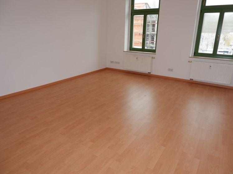 2. OG in Küchwaldnähe - Laminat + Bad mit Fenster ! frei ab 1.12.25 - Photo 1