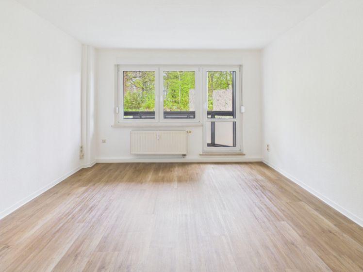 2-Raum-Wohnung im Erdgeschoss mit Balkon auf dem Kapellenberg - Photo 1