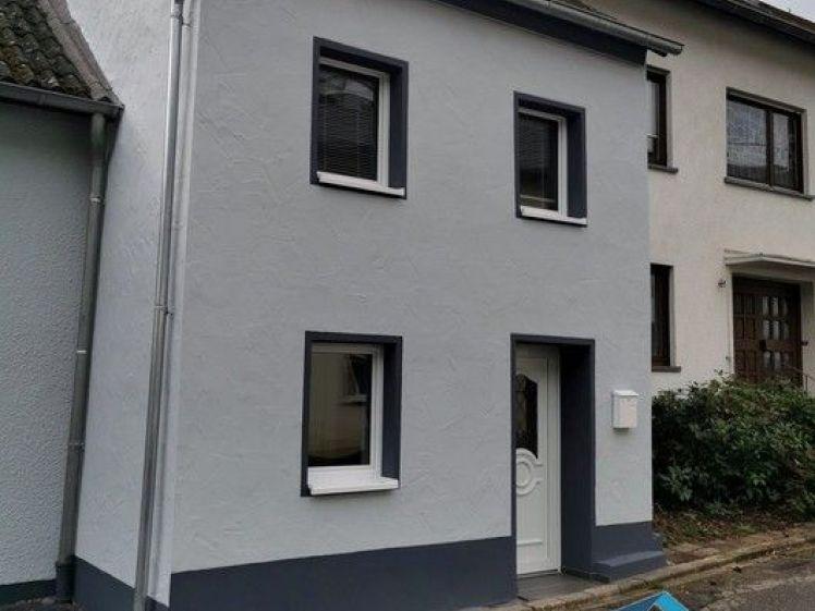 Maisonette-Whg., TOP modernisiert, ca. 81 m² 2 Z, EBK, Bad, Stellplatz, 1.-15-10. - Photo 1