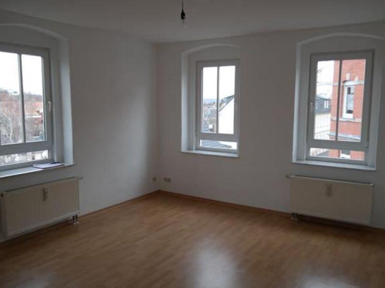 Gemütliche 2-Zimmer mit Laminat und Wannenbad mit Fenster in ruhiger Lage! - Foto 1