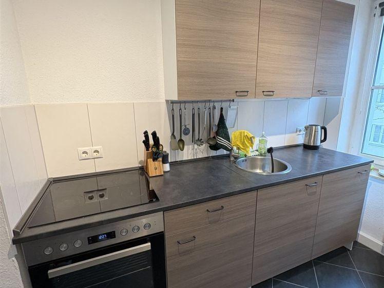 Vormieter verkauft EBK *** 2-Zimmer mit Laminat und Wannenbad in guter Lage *** - Photo 1