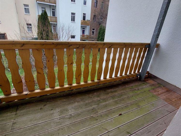 Kleine 2-Zimmerwohnung mit Laminat, Balkon und offener Küche in ruhiger Lage! - Photo 1