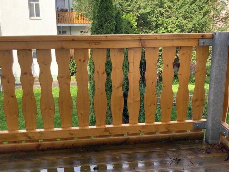 Kleine 2-Zimmerwohnung mit Laminat, Balkon und offener Küche in ruhiger Lage! - Photo 1