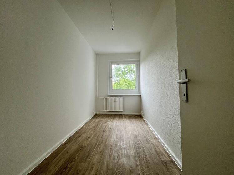Ruhige Etagenwohnung mit Balkon, ideal für Familien und kurze Wege zu Schulen - Photo 1