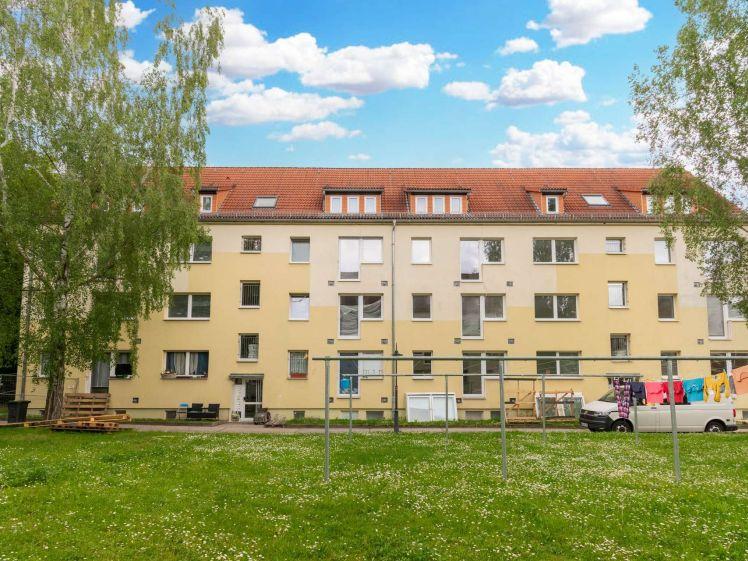 IHR ERSTBEZUG IN IDYLLISCHER LAGE | Traumhafte 4-Raum-Wohnung mit Süd-Balkon und Tageslichtbad - Photo 1