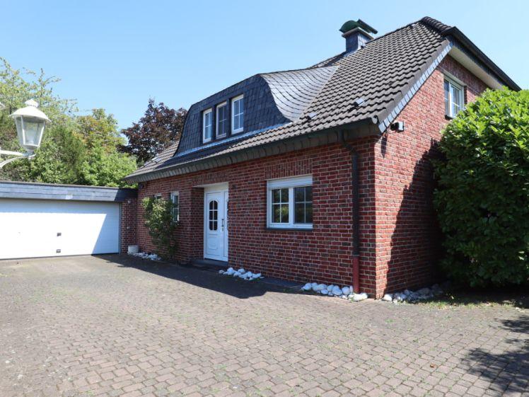 Freistehendes Einfamilienhaus mit traumhaftem Garten in Wittlaer - Foto 1