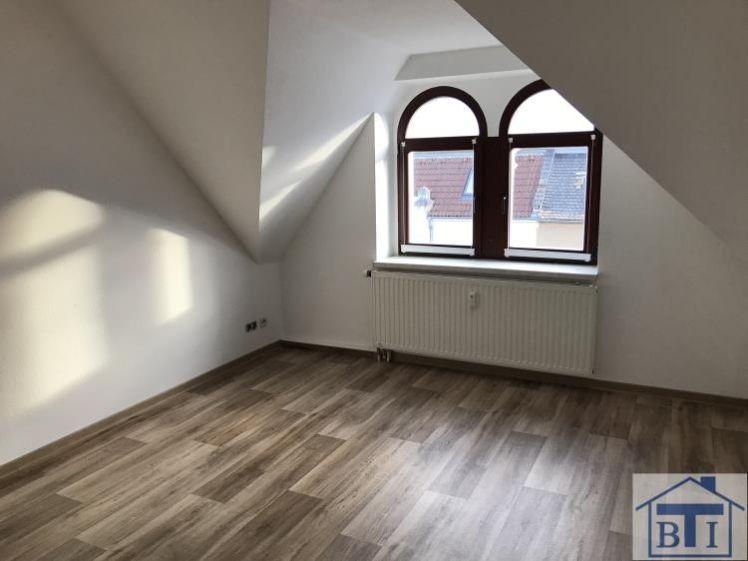 Attraktive 4-Raum-Dachgeschoß-Wohnung in ruhiger Seitenstraße - Photo 1