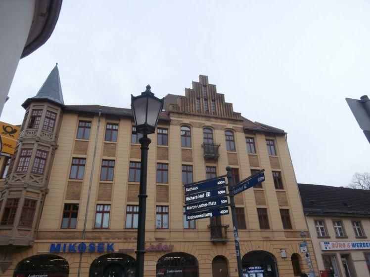 Großzügiges Wohnerlebnis im historischen Altbau - Photo 1