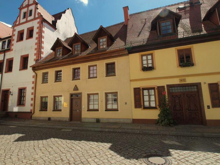 FÜR FAMILIEN PERFEKT! +GEMÜTLICHE 5-ZIMMER-WOHNUNG IN DER ALTSTADT+2 BÄDER+STELLPLATZ - Photo 1