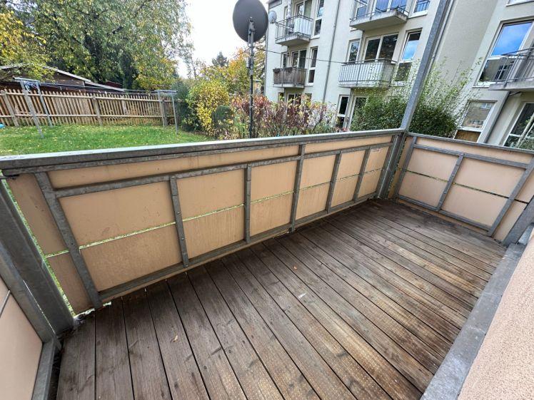 Top Whg. / Laminat / Bad mit Wanne/ großer Balkon u.v.m. - Photo 1