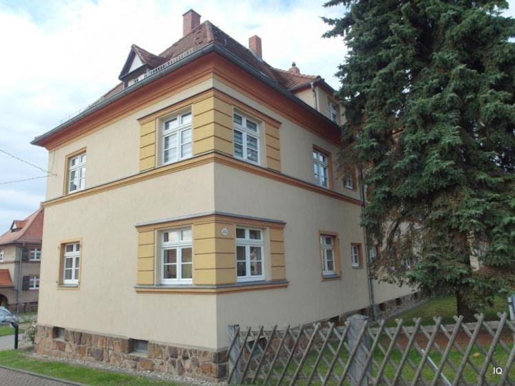 Kleine, hübsche 2-Zimmer-Wohnung mit Laminatboden, offener Küche und Bad mit Dusche - Photo 1