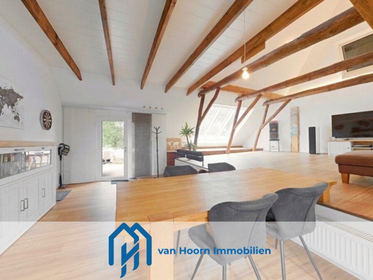 Großzügig & stilvoll wohnen – 3-Zimmer-Dachgeschosswohnung in Leer-Bingum - Photo 1