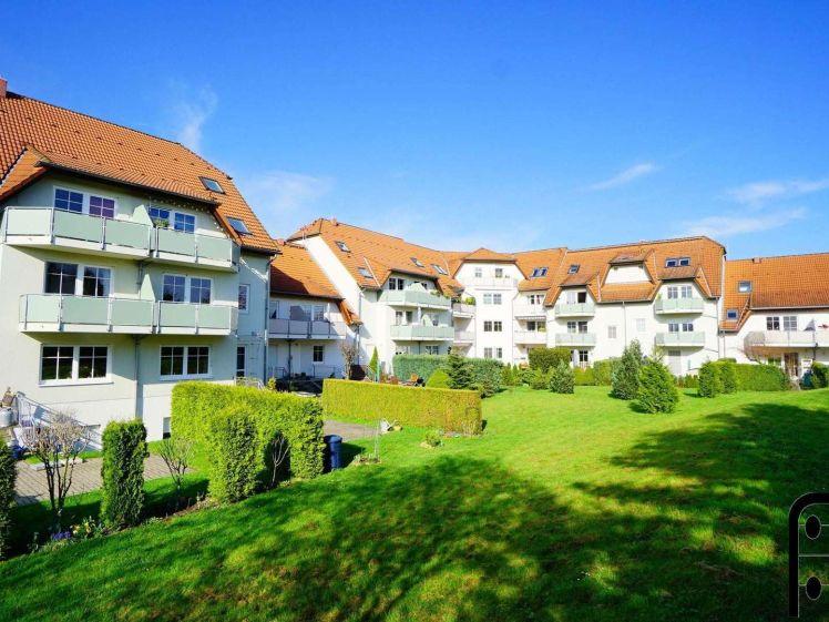 Sonnige 2‑Raum‑Wohnung mit Westbalkon und Gartenblick in Seehausen-Göbschelwitz! - Photo 1