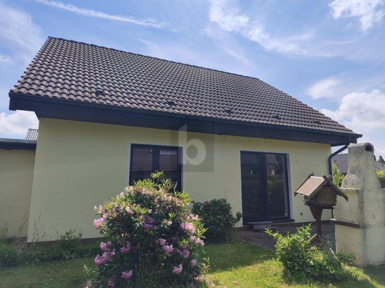 WOHNEN IM GRÜNEN - FREIRAUM FÜR DIE GANZE FAMILIE - Foto 1