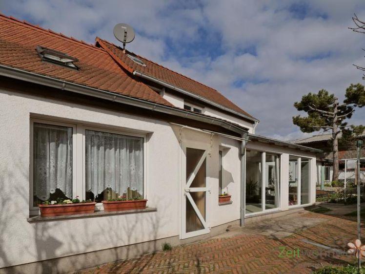 (EF0611_M) Erfurt: Mittelhausen, große möblierte Haushälfte über 2 Etagen mit Wintergarten, ruhiger Innenhof - Foto 1