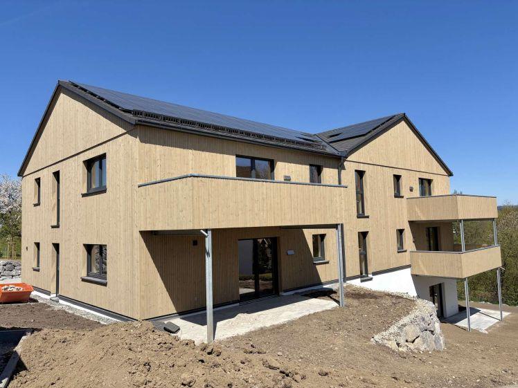 Zur Miete: Neubau-Dachgeschosswohnung mit großzügigem Balkon - Foto 1