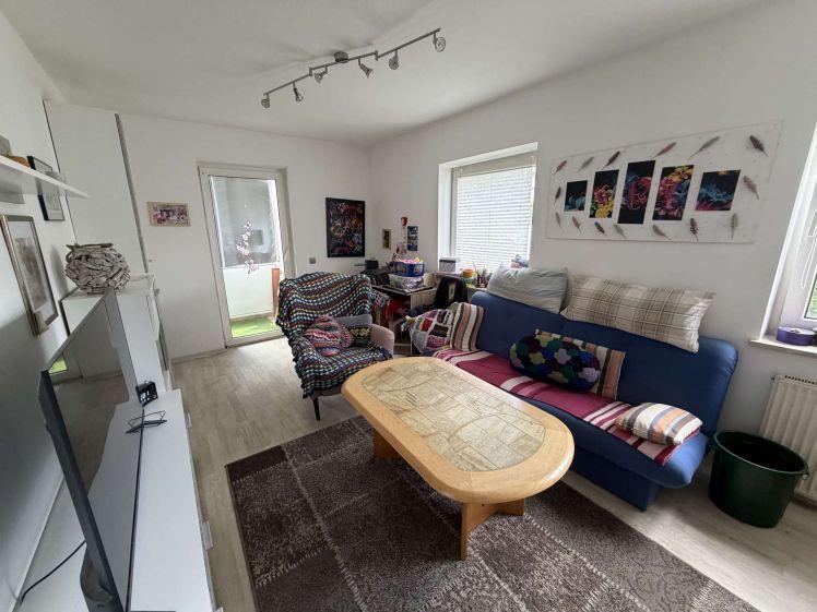 Schöne 3-Zimmerwohnung mit Stellplatz zentral in Ebersdorf. - Foto 1