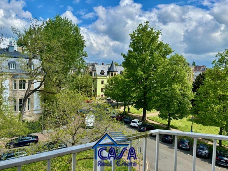 WESTEND-Süd: gepflegte 4 Wohnung mit 2 Balkonen mit Blick auf den Park - Foto 1