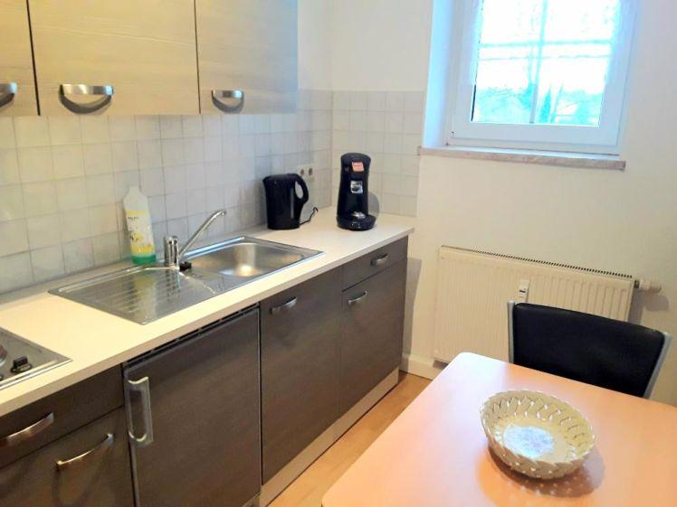 Tolle barrierefreie möbl. 1-R.-Whg. m. Balkon und Lift. Super Leistungen enthalten ! - Photo 1