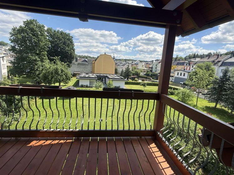 sonnige 3-Raum-Wohnung m. großem Balkon im DG - Photo 1