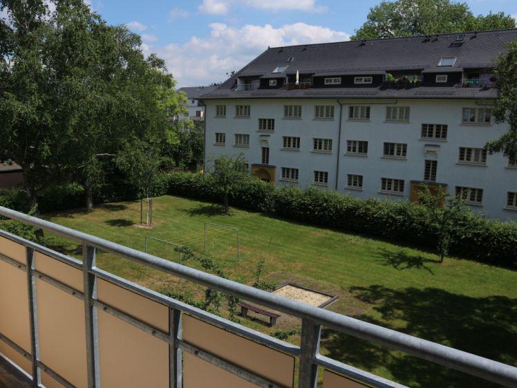 Wohnen am Heimgarten im 2.OG / große Küche / Bad mit Wanne - frei ab 1.10.26 - Photo 1