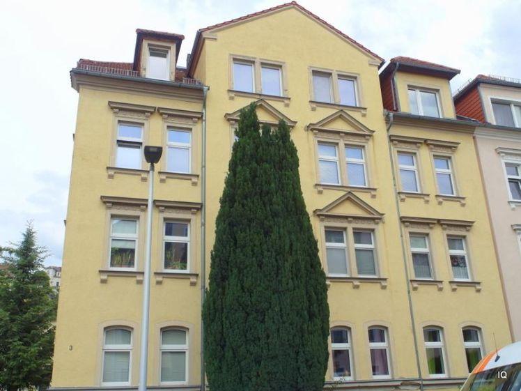 Hübsche 2-Zimmer-Wohnung mit modernem Laminat * separater Küche * Bad mit Badewanne und Dusche - Foto 1