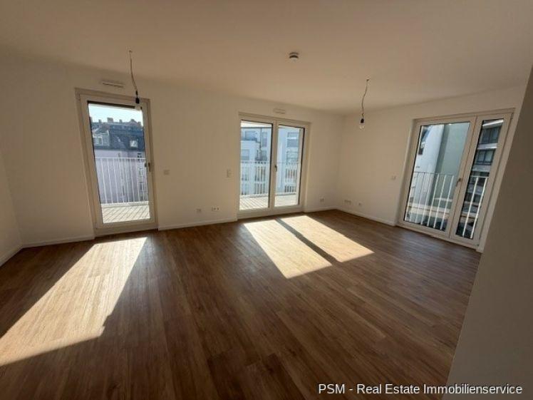 10534 -Helle 3 Zimmer-Wohnung mit Aussicht in die begrünte Innenhof Oase - Photo 1