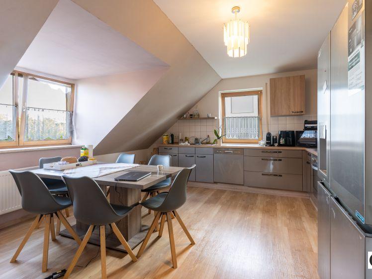 Charmante Dachgeschosswohnung in ruhiger Lage von Bittenbrunn - Foto 1