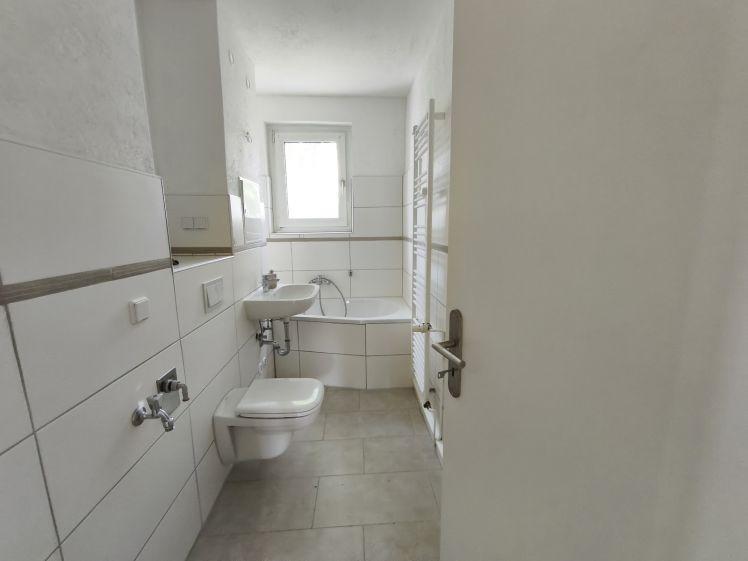 Familienwohnung mit Balkon in ruhiger Lage! - Foto 1