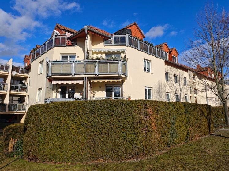 // bezugsfreie 2-Raum Wohnung mit Terrasse und TG-Stellplatz // - Foto 1