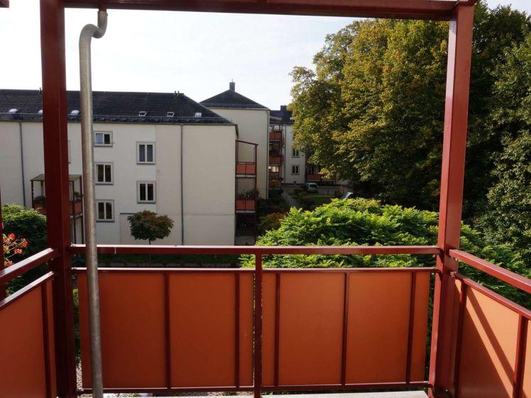 EBK inkl. / 1. OG / Laminat + Bad mit Wanne - frei ab 1.5.26 - Photo 1