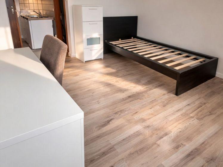 1 Zimmer voll möbliertes Appartement, im 3.OG, in Toplage in Kaiserslautern zu vermieten. - Photo 1