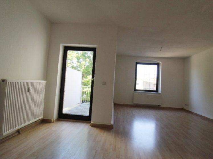 Wohnen in ruhiger Lage nahe dem Zentrum mit Balkon und Einbauküche - Foto 1
