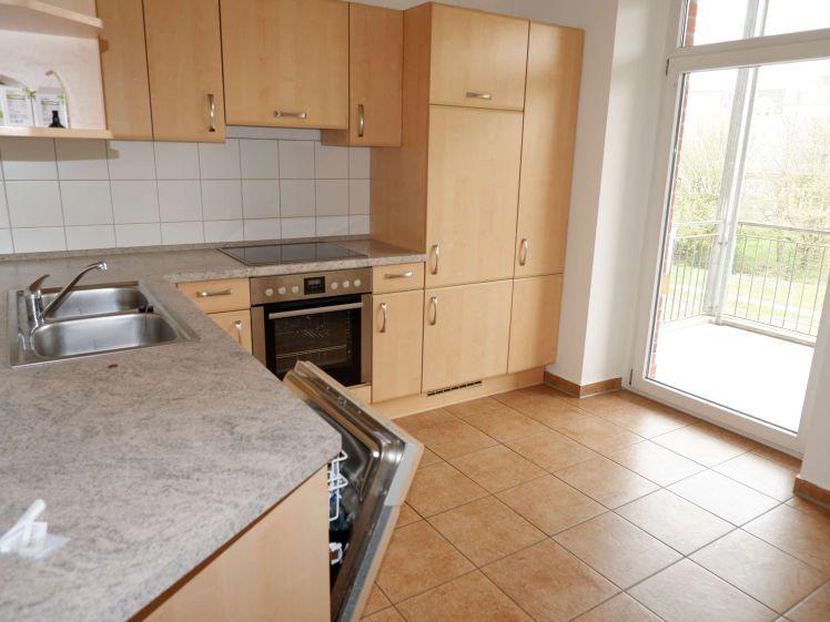 Nachmieter ab 1.6. gesucht ! Inkl. EBK - großer Balkon an der Küche - 1. OG ! - Photo 1