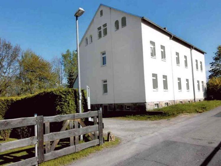 NEU-Sanierte EG 3-Zimmer mit Dusche und Laminat in traumhafter Lage! SP und Garten mgl.! - Photo 1