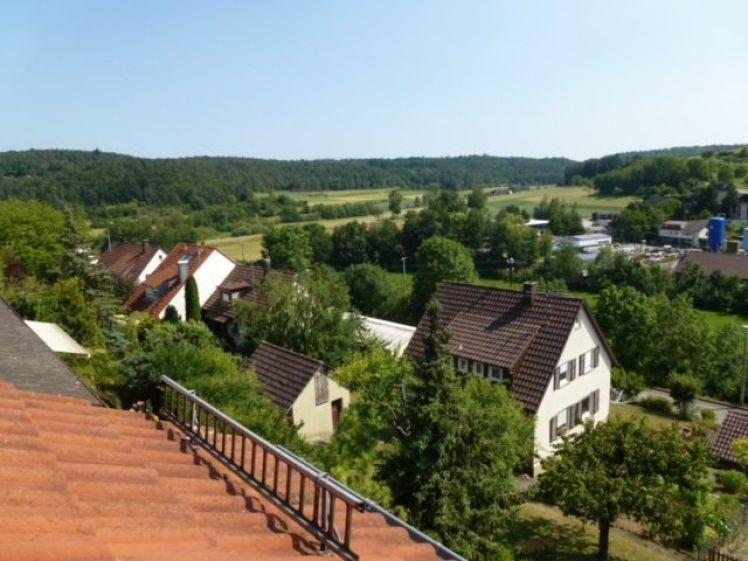 Aidl.-Deufr.: Charmante 2-ZW-DG-Whg. mit Balkon - Photo 1