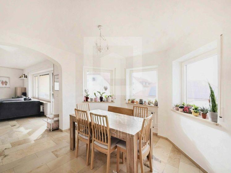 Große lichtdurchflutete 3,5-Zi Wohnung in ruhiger Lage in Eckental-Forth - Foto 1