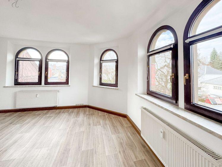 Erstbezug: helle 4,5 Raum-DG-Wohnung nach Sanierung - Foto 1