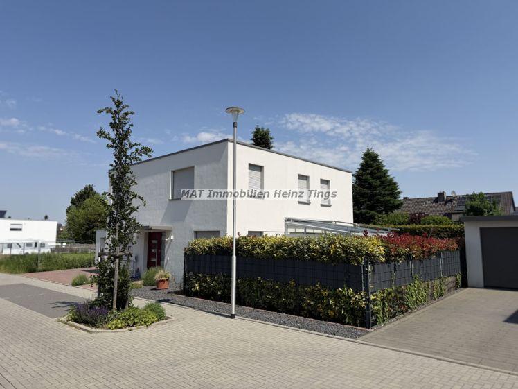 Herzogenrath - freistehendes Wohnhaus • Doppelgarage • Lüftungsanlage • Erdwärmesystem hochwertige u. moderne Aufteilung - Photo 1