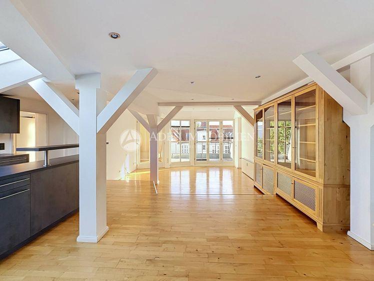 Helle Dachgeschosswohnung mit 2 Terrassen in bester Lage nahe Kurfürstendamm – 3,5 Zimmer - Foto 1
