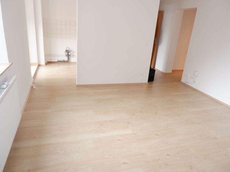 EBK mögl. * Alles NEU !!! Balkon + offener Küche im 1. OG !!! - Photo 1