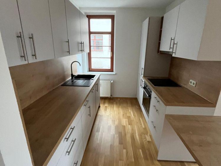Parkett - moderne EBK*** - Tageslichtbad - im 2.OG - in ruhiger Nebenstraße - Photo 1