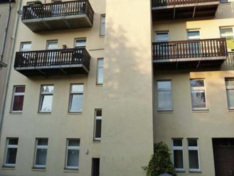 Großzügige 5-Zimmerwohnung mit 2 Balkonen, 2 Bädern, SP und Laminat in guter Lage! - Photo 1