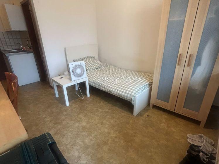 1 Zimmer voll möbliertes Appartement, 19 qm im 2. OG mit, in Toplage in Kaiserslautern zu vermieten. - Foto 1