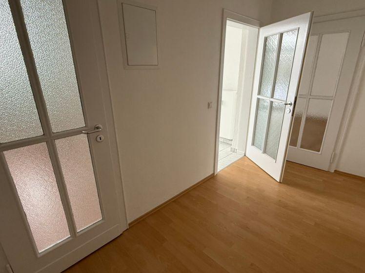 Großzüige Whg, im 2.OG - großer Balkon an der Küche u.v.m. - Photo 1