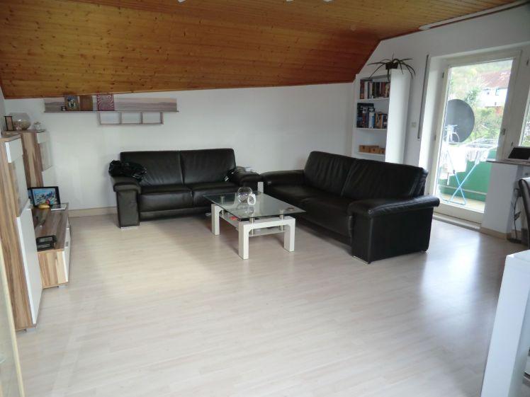 Gemütliche 3 Zimmer DG Wohnung mit Balkon - Photo 1