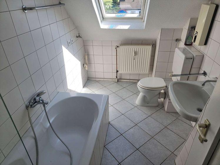BW-Beggendorf, renoviert, sofort frei, 3 Zimmer, 95 m² - Photo 1