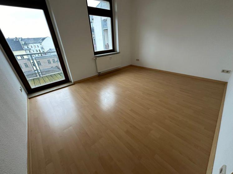 Balkon - 3.OG - WG-geeignet - nur Wohnzi. straßenseitig ausgerichtet** - Photo 1